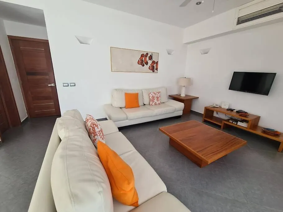 Oceanfront, Big And Cozy Apt In Aligio لاس تاريناس
