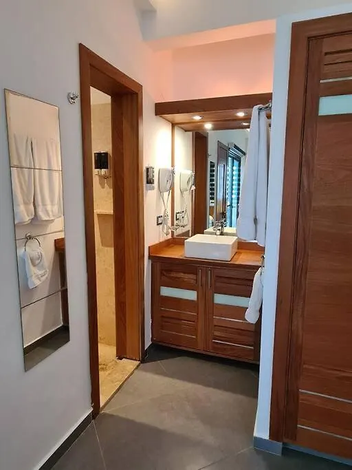 Oceanfront, Big And Cozy Apt In Aligio لاس تاريناس
